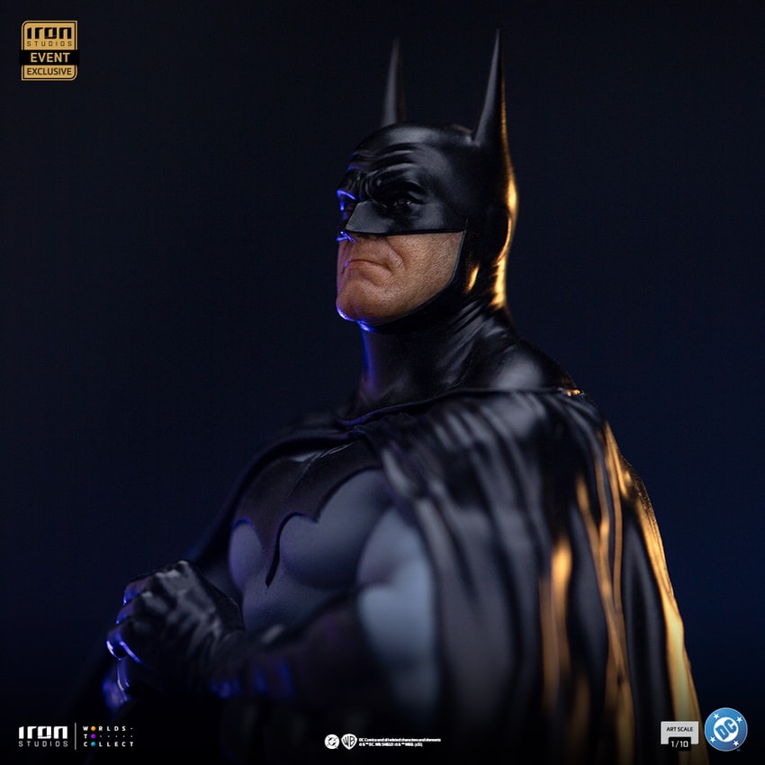 DC Comics Batman (Alex Ross) 1:10 Scale Statue  Exclusive Edition - Prototype Shown View 6