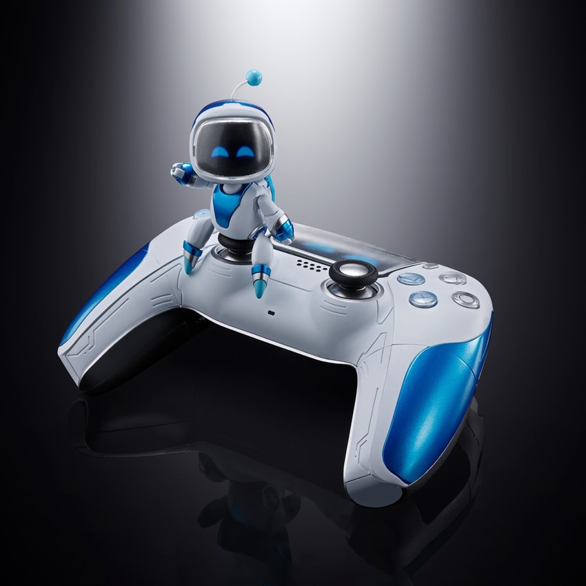 Astro Bot Astro Bot & Dual Speeder Action Figure - Prototype Shown View 5
