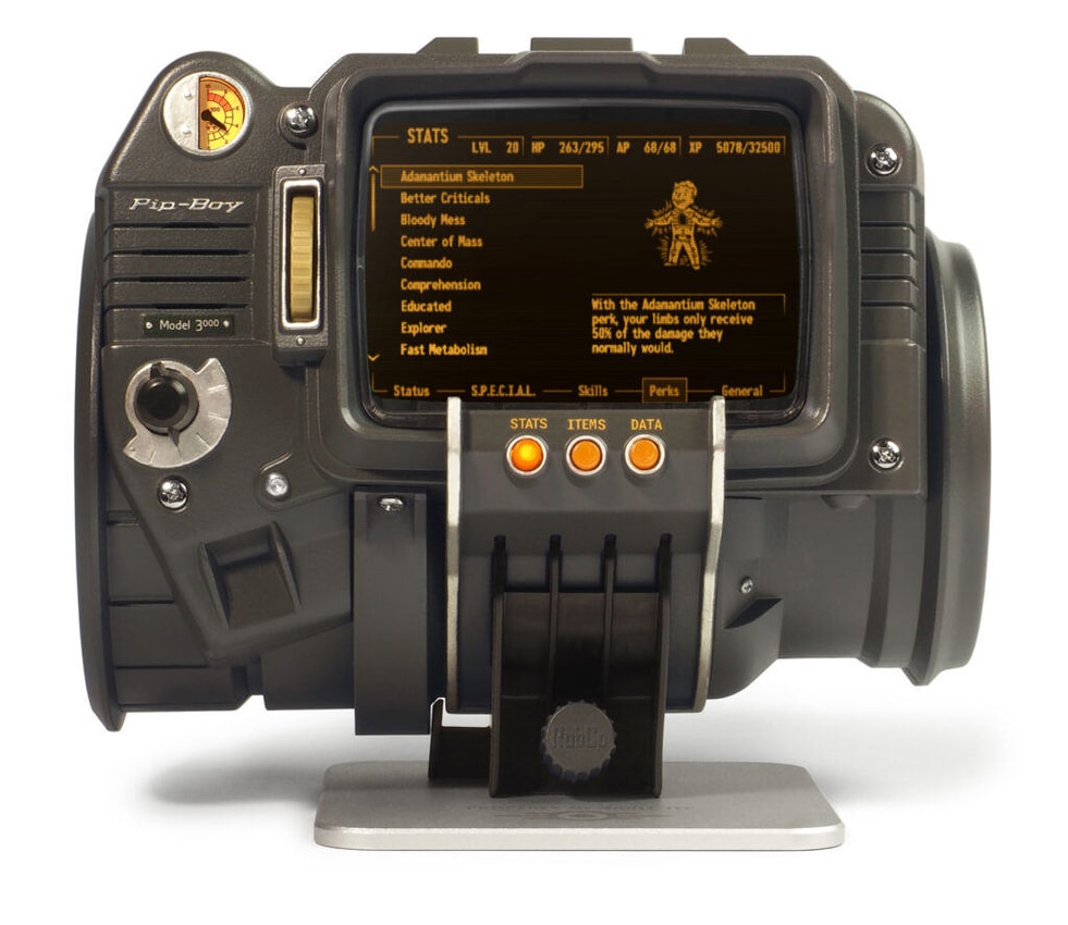 フォールアウト ピップボーイ Pip-Boy 3000 Mk V Fallout Pip Boy 3000 MK V Die-Cast Replica Vault 33 Figure Wand