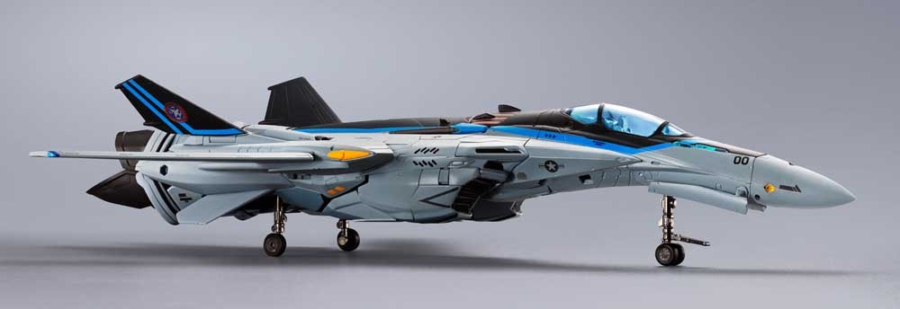 Macross VF-25 Messiah Valkyrie Top Gun: Maverick Ver. Action Figure - Prototype Shown View 6