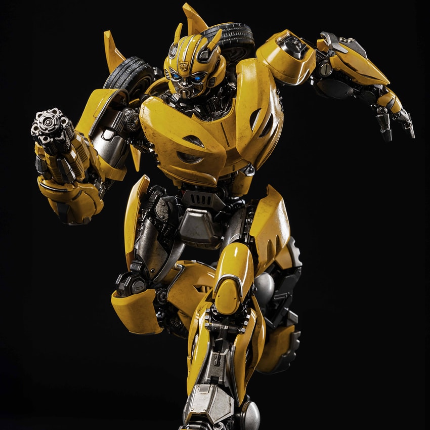 threezero DLX Bumblebee フィギュア Bumblebee DLX (Cybertron Mode) Action Figure by Threezero