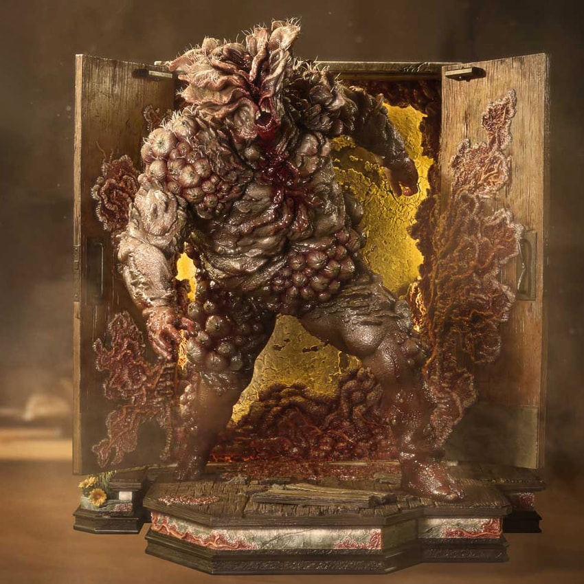 The Last of Us Bloater (Ultimate Version) Quarter Scale Statue - Prototype Shown View 1