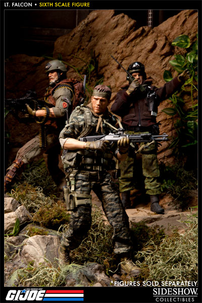 G.I. Joe Green Beret - Lieutenant Falcon Sixth Scale Figure  View 9