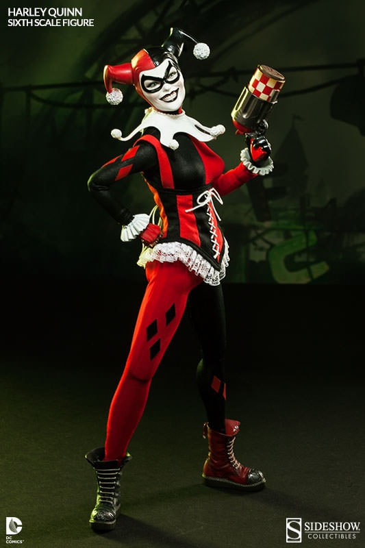 DC Comics Harley Quinn Sixth Scale Figure by Sideshow Collec