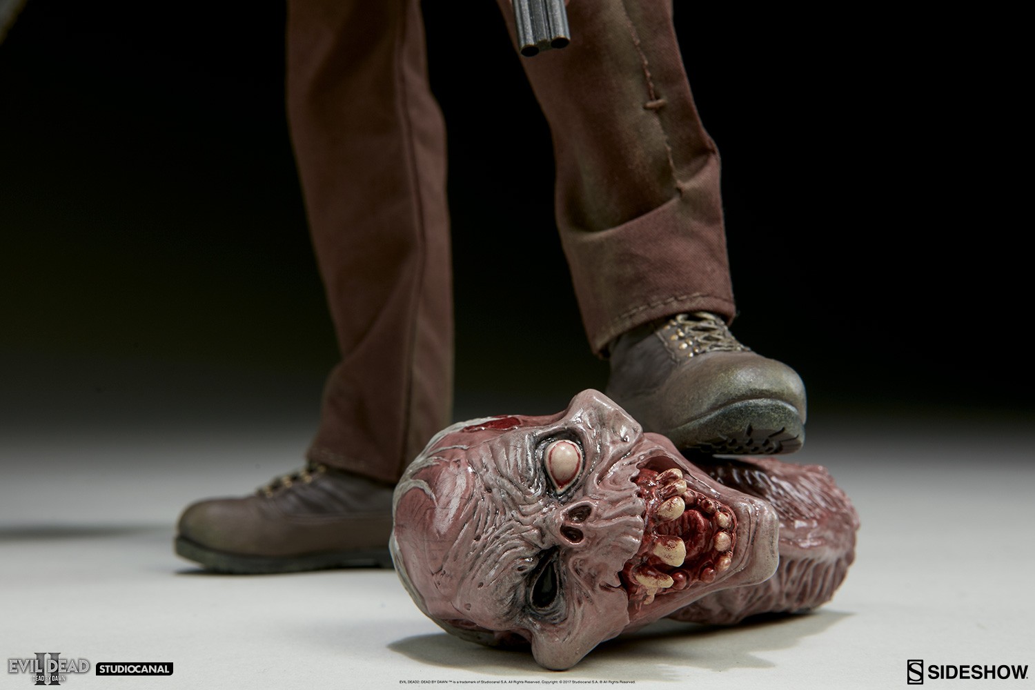 Ash Williams Collector Edition View 4