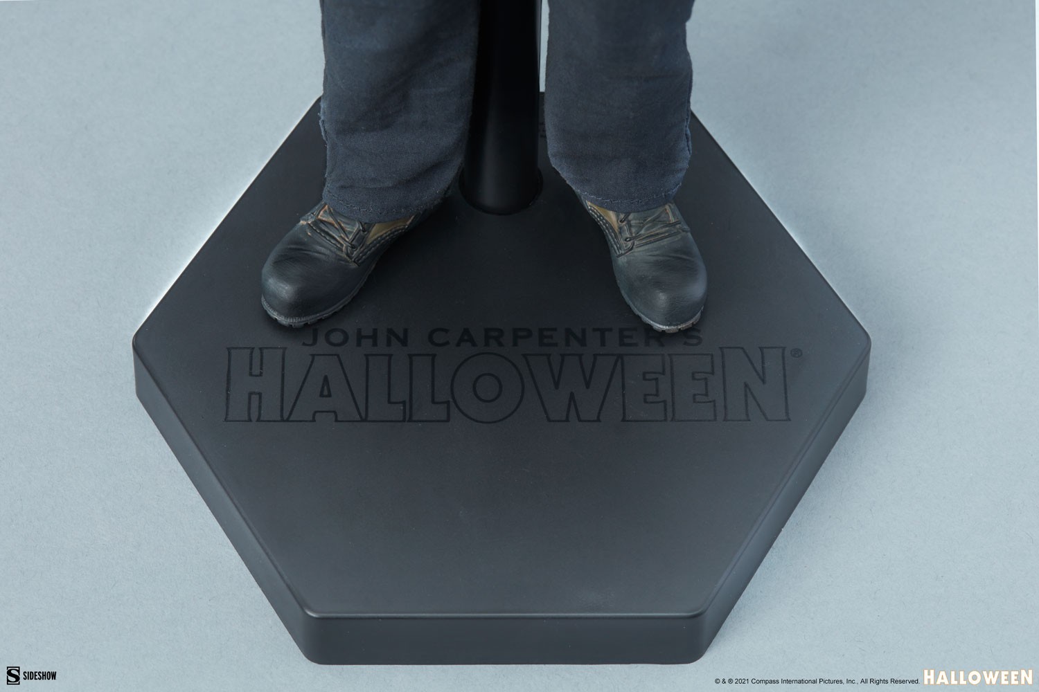 Michael Myers Deluxe View 9