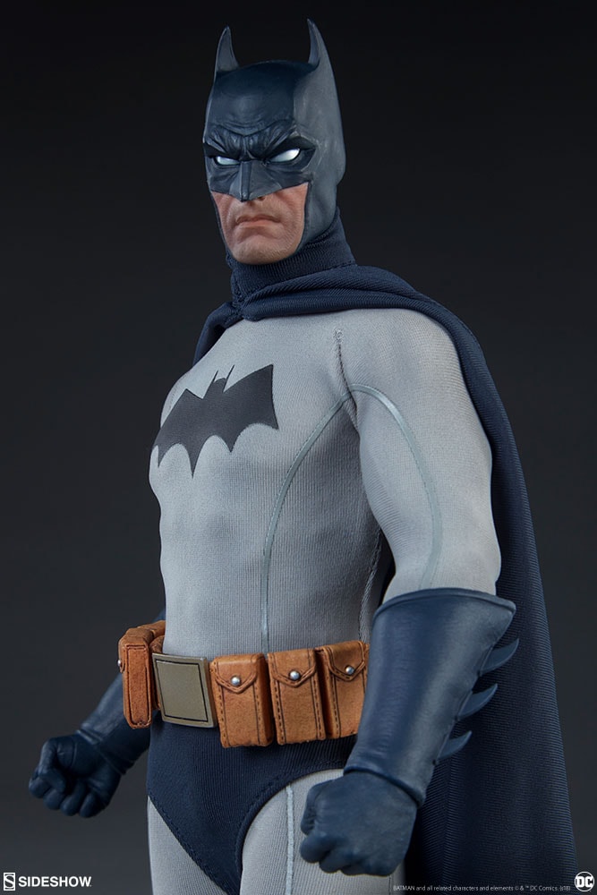 Traditional Batman 1 6 Scale Figure Sideshow Collectibles