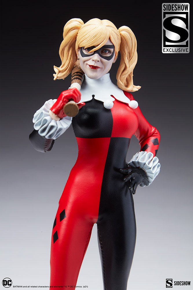 Harley Quinn Exclusive Edition View 2