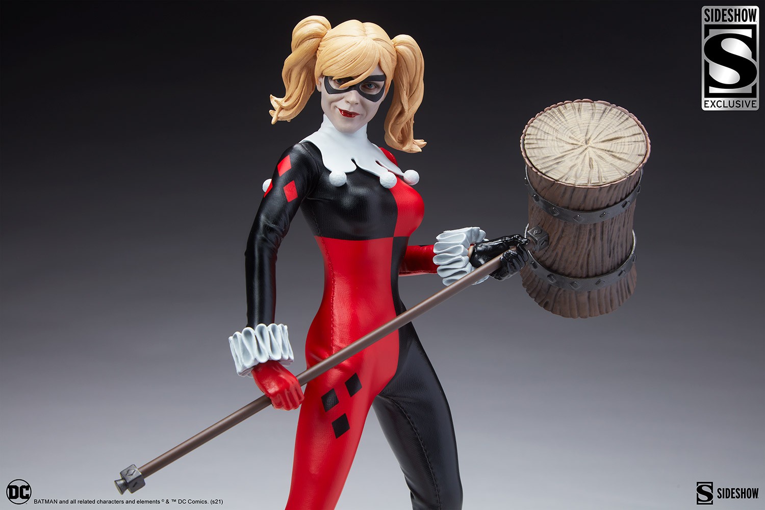 Harley Quinn Exclusive Edition View 3