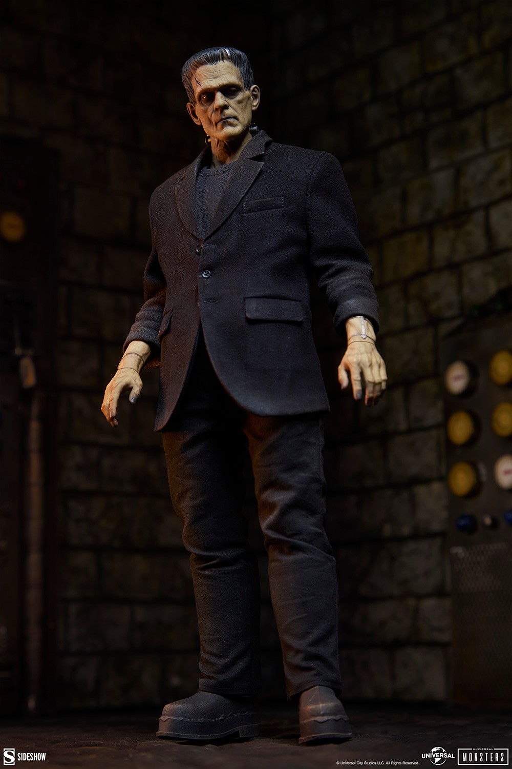 Universal Monsters Frankenstein Sixth Scale Figure  Collector Edition (Prototype Shown) View 1