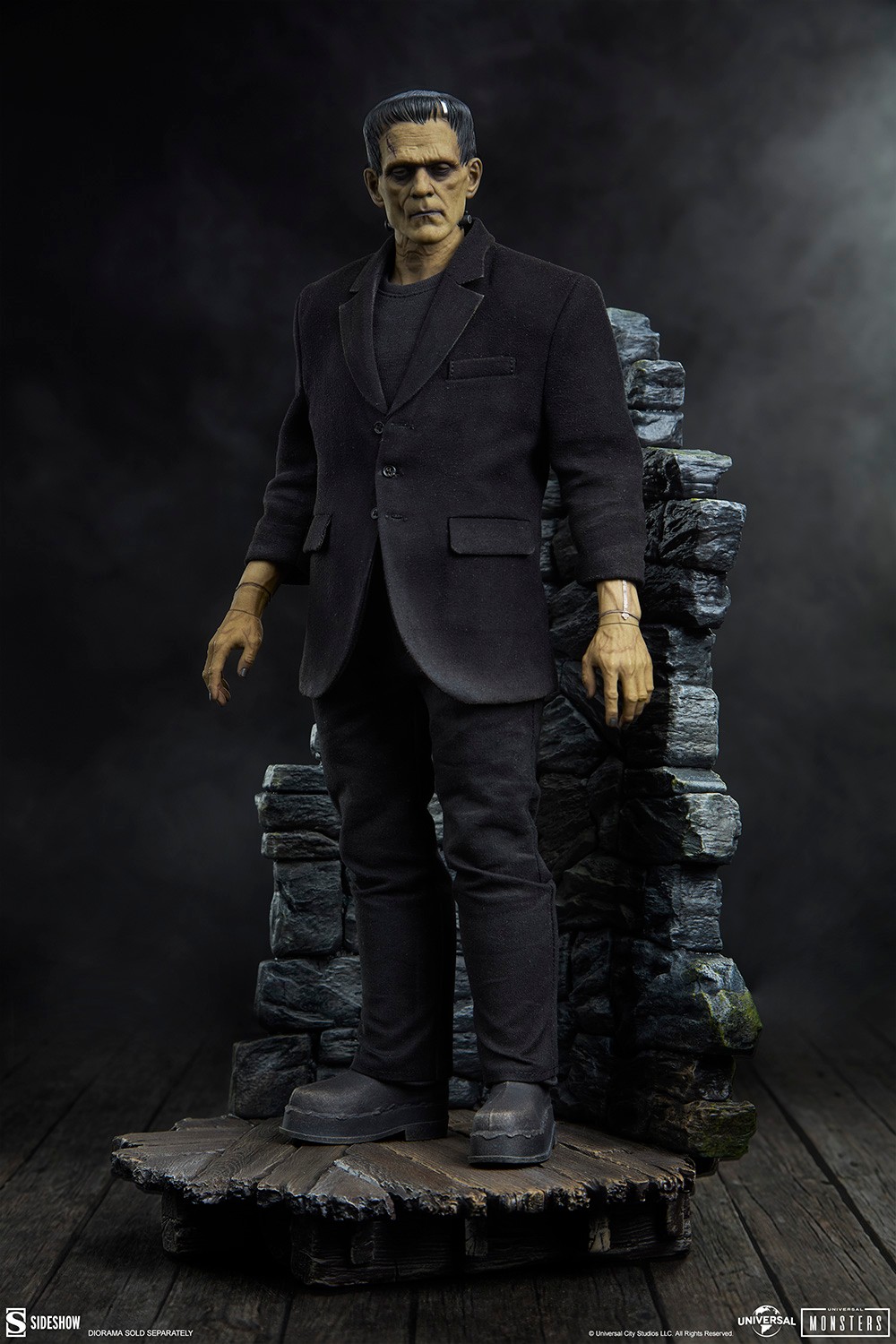 Universal Monsters Frankenstein Sixth Scale Figure  Collector Edition (Prototype Shown) View 3
