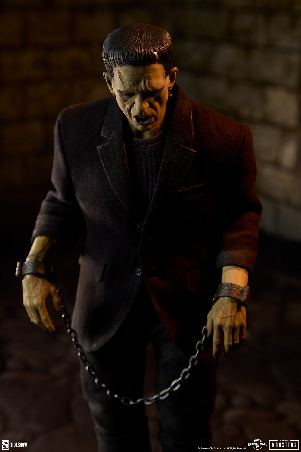 Universal Monsters Frankenstein (Deluxe Plus Edition) Sixth Scale Figure  (Prototype Shown) View 4