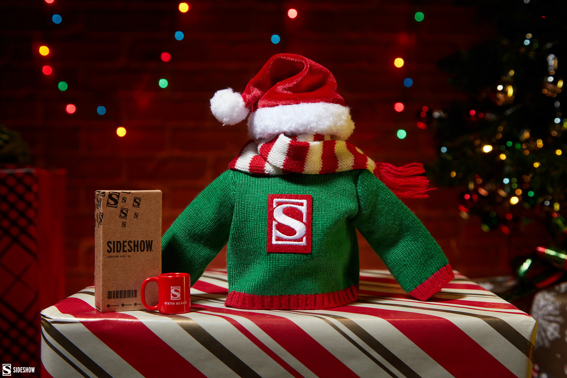 Sideshow Collectibles Sideshow Holiday Sweater Set Sixth Scale Figure Accessory  (Prototype Shown) View 2