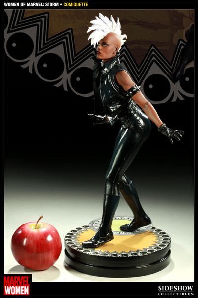 Marvel Women of Marvel: Storm Polystone Statue  Collector Edition View 3
