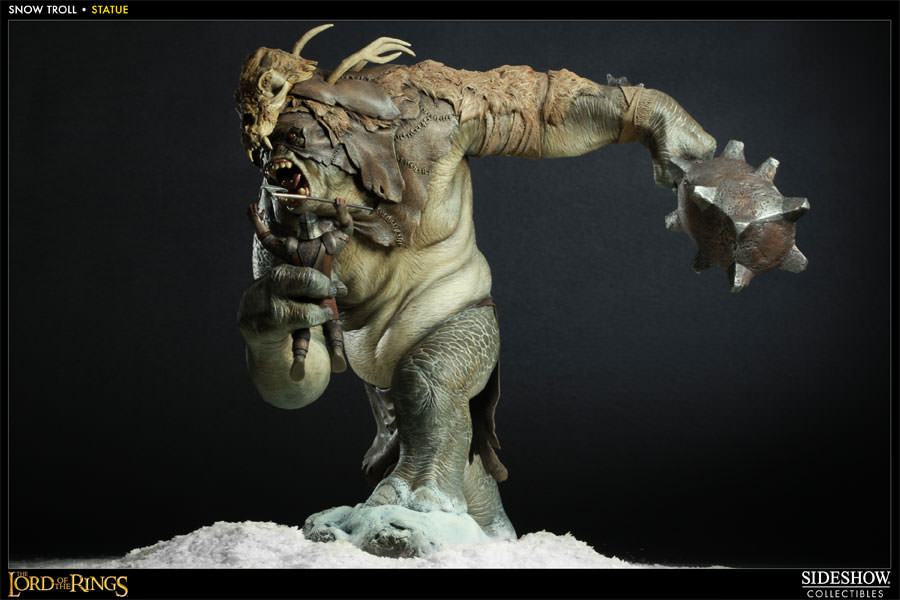 The Lord of the Rings Snow Troll Polystone Statue  View 7