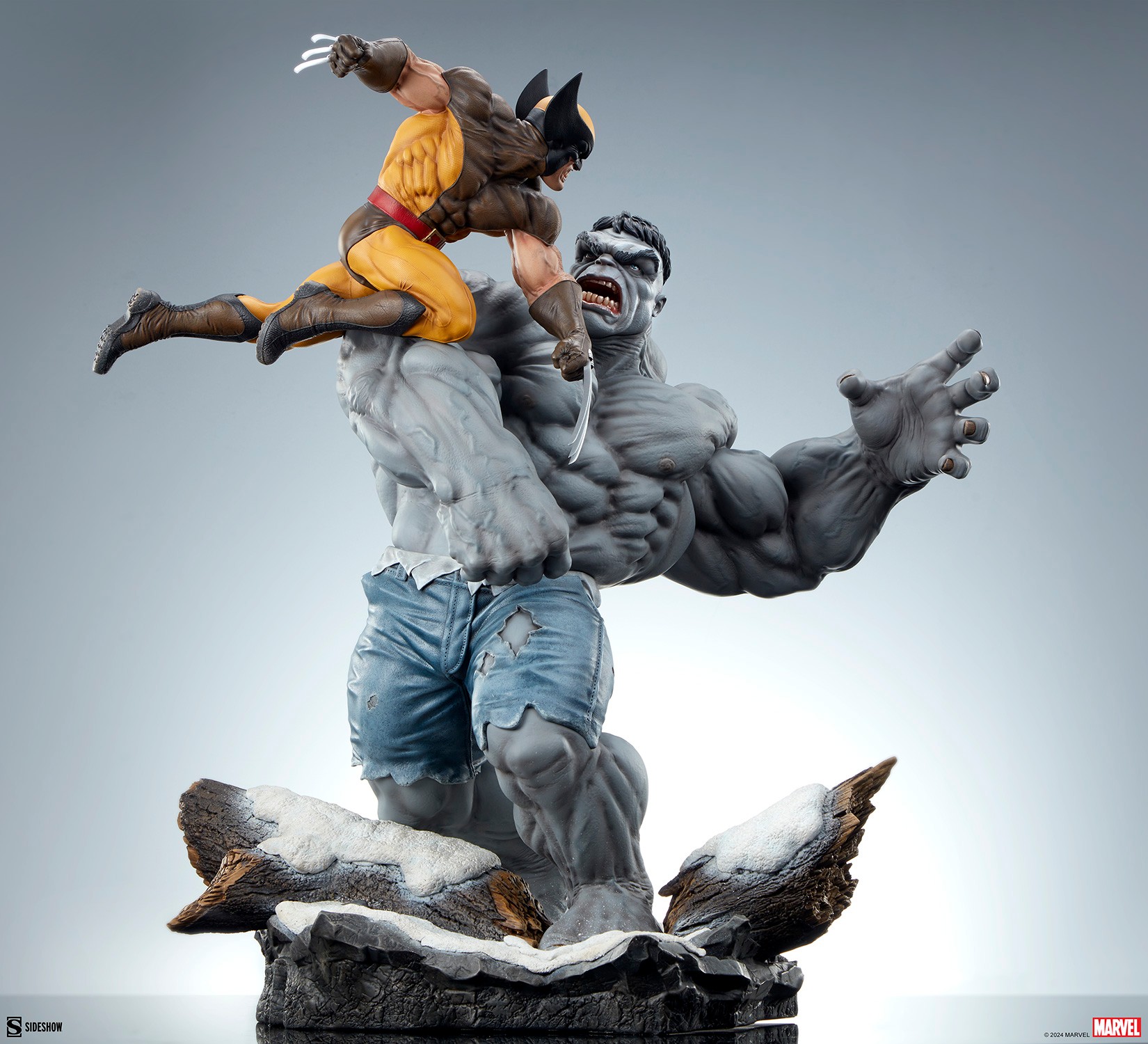 Marvel Grey Hulk vs Wolverine Maquette  (Prototype Shown) View 10