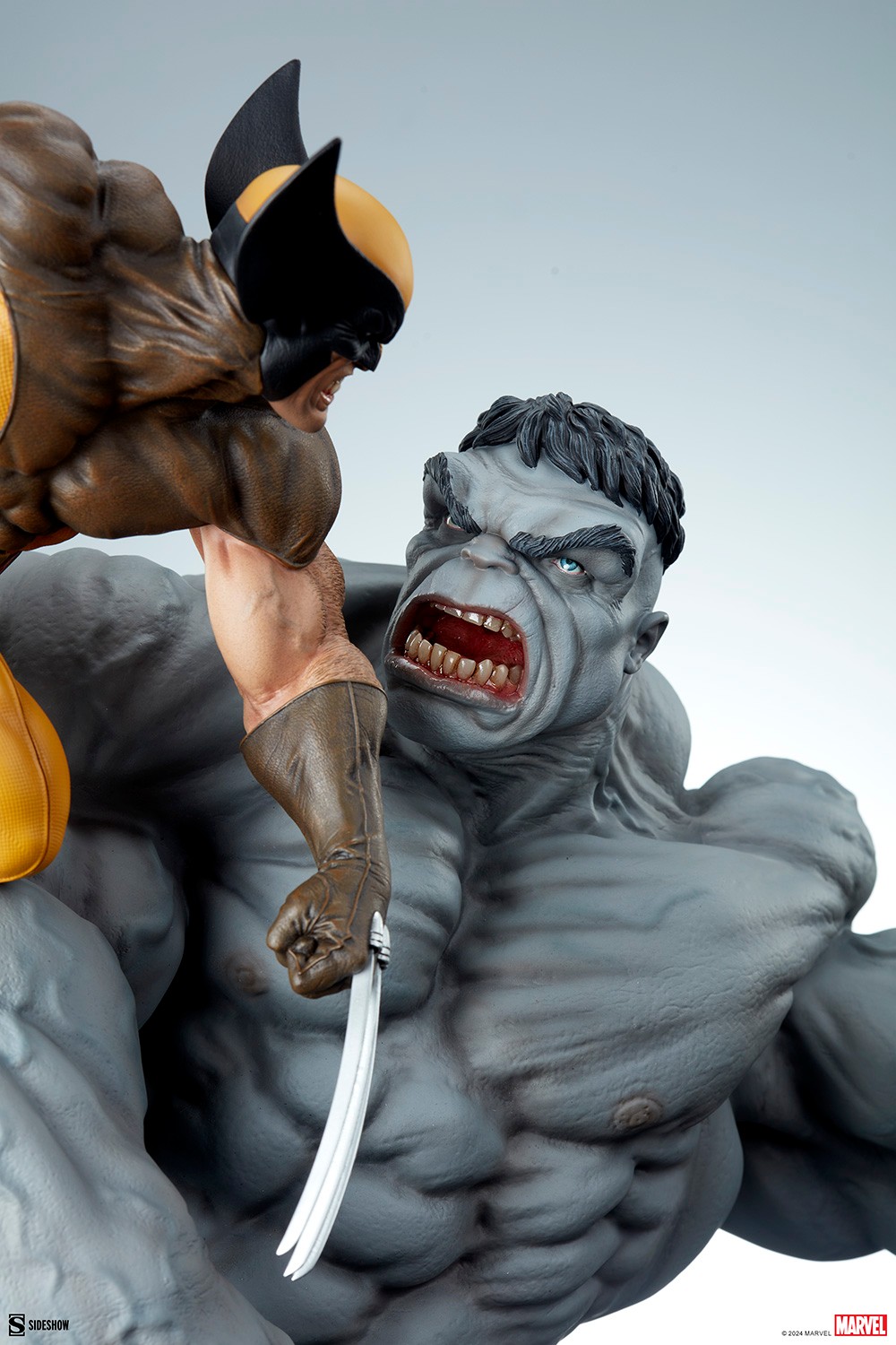 Marvel Grey Hulk vs Wolverine Maquette  (Prototype Shown) View 12