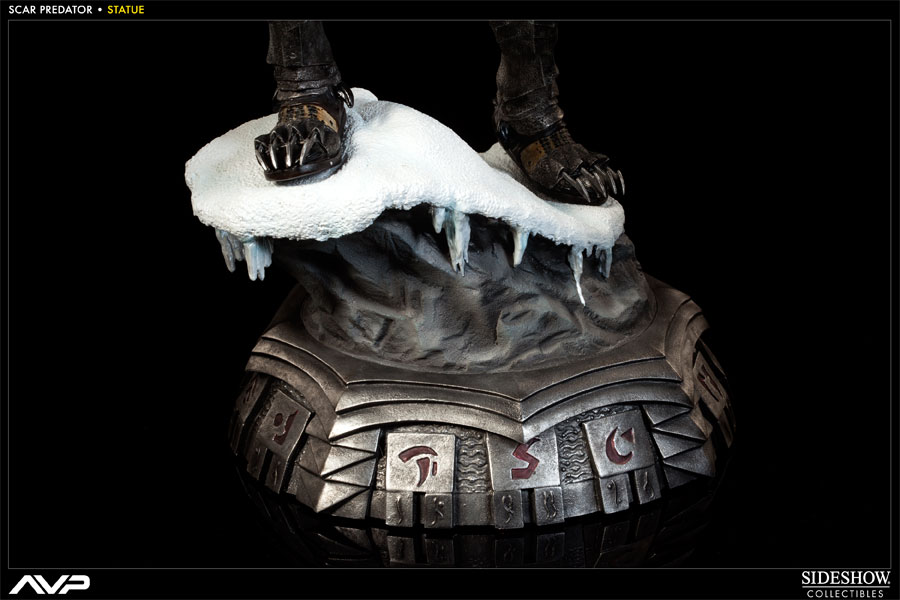 Alien VS Predator Scar Predator Statue by Sideshow Collectib