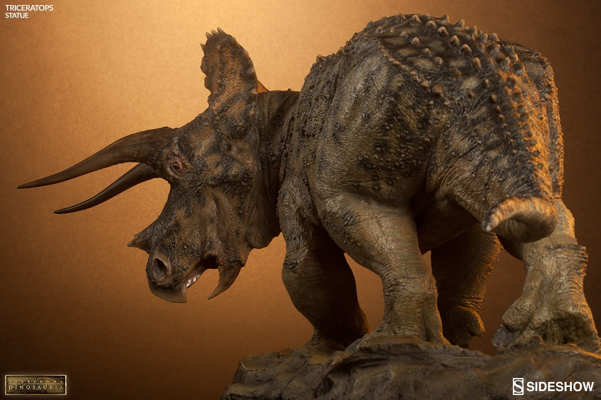 Dinosauria Triceratops Statues  Collector Edition View 3
