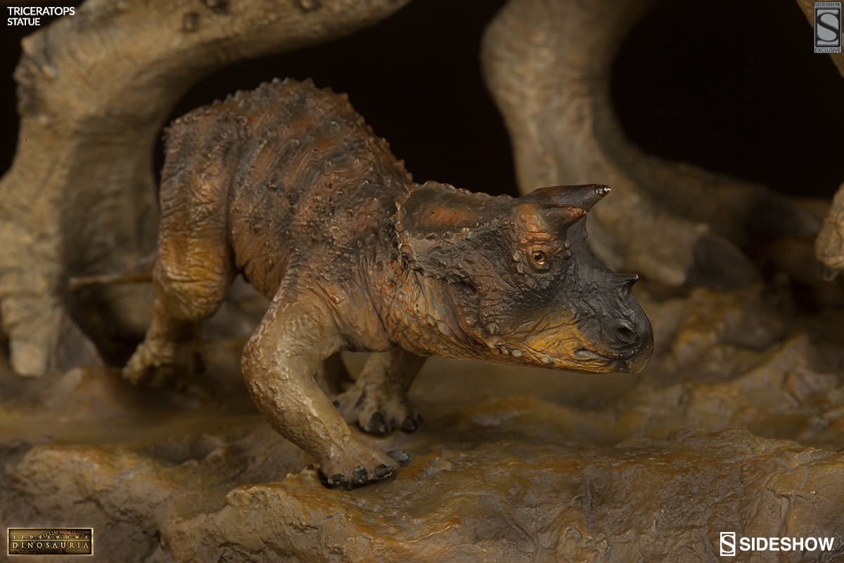 Dinosauria Triceratops Statues  Exclusive Edition View 2