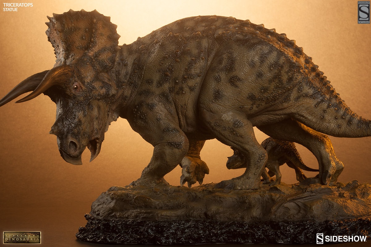 Dinosauria Triceratops Statues  Exclusive Edition View 4