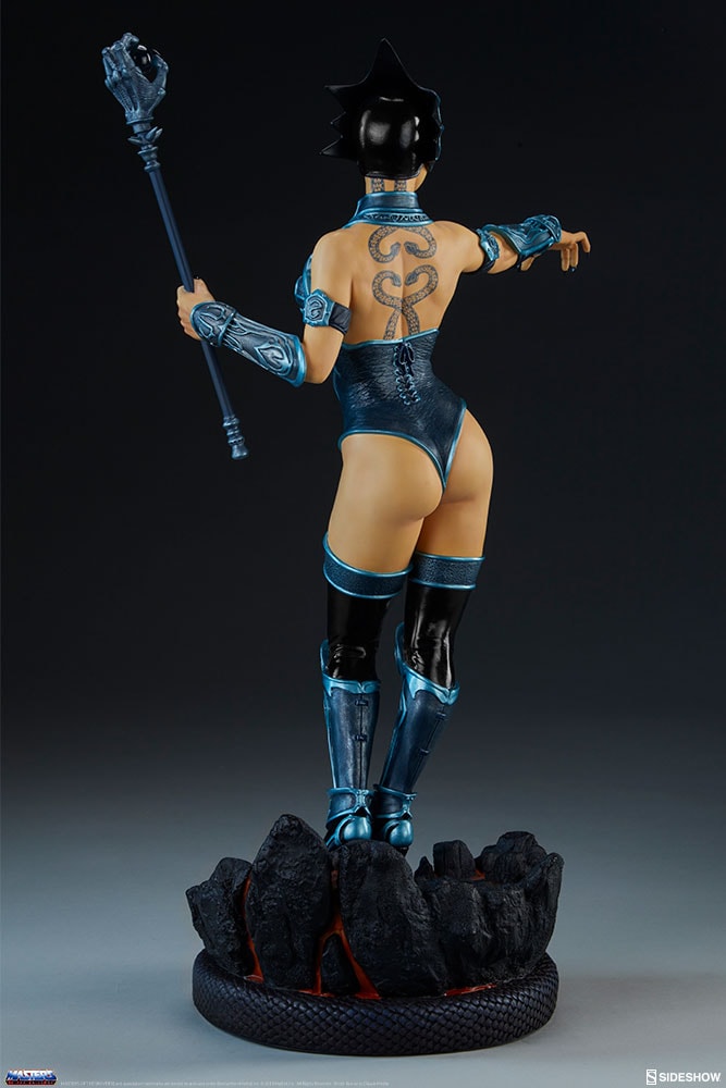 Evil-Lyn Classic Exclusive Edition View 19