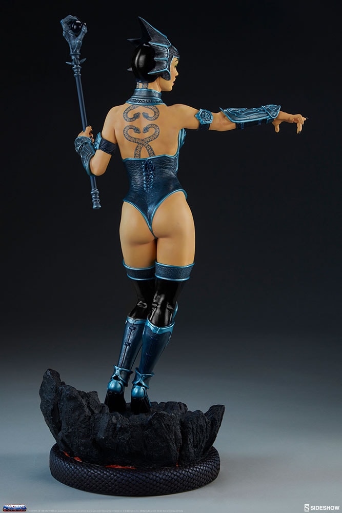 Evil-Lyn Classic Exclusive Edition View 18
