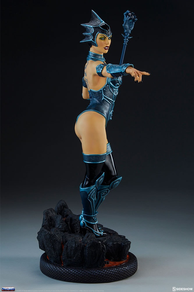 Evil-Lyn Classic Exclusive Edition View 17