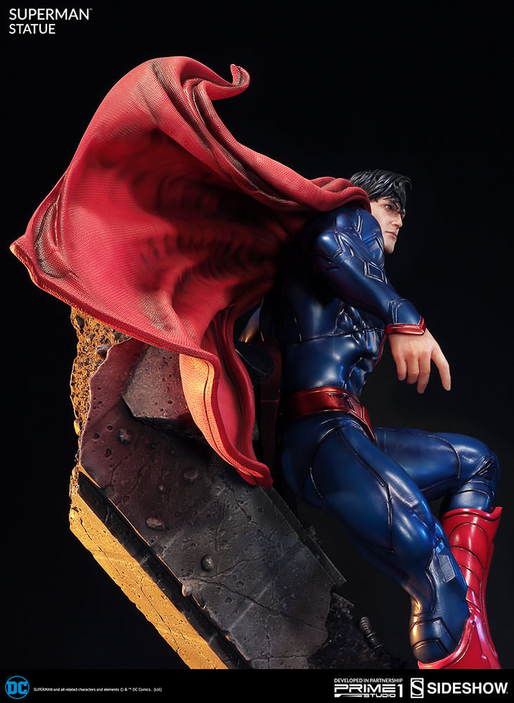 DC Comics Superman Polystone Statue  Collector Edition (Prototype Shown) View 11