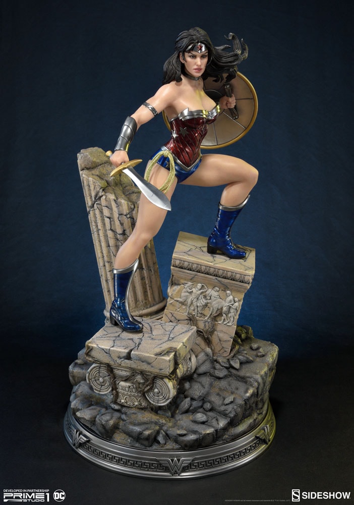 DC Comics Wonder Woman Statues  Collector Edition (Prototype Shown) View 7