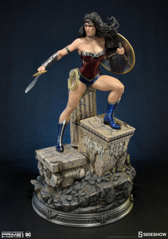 sideshow ワンダーウーマン　statue DC Comics Wonder Woman Statue by Sideshow Collectibles | Sideshow