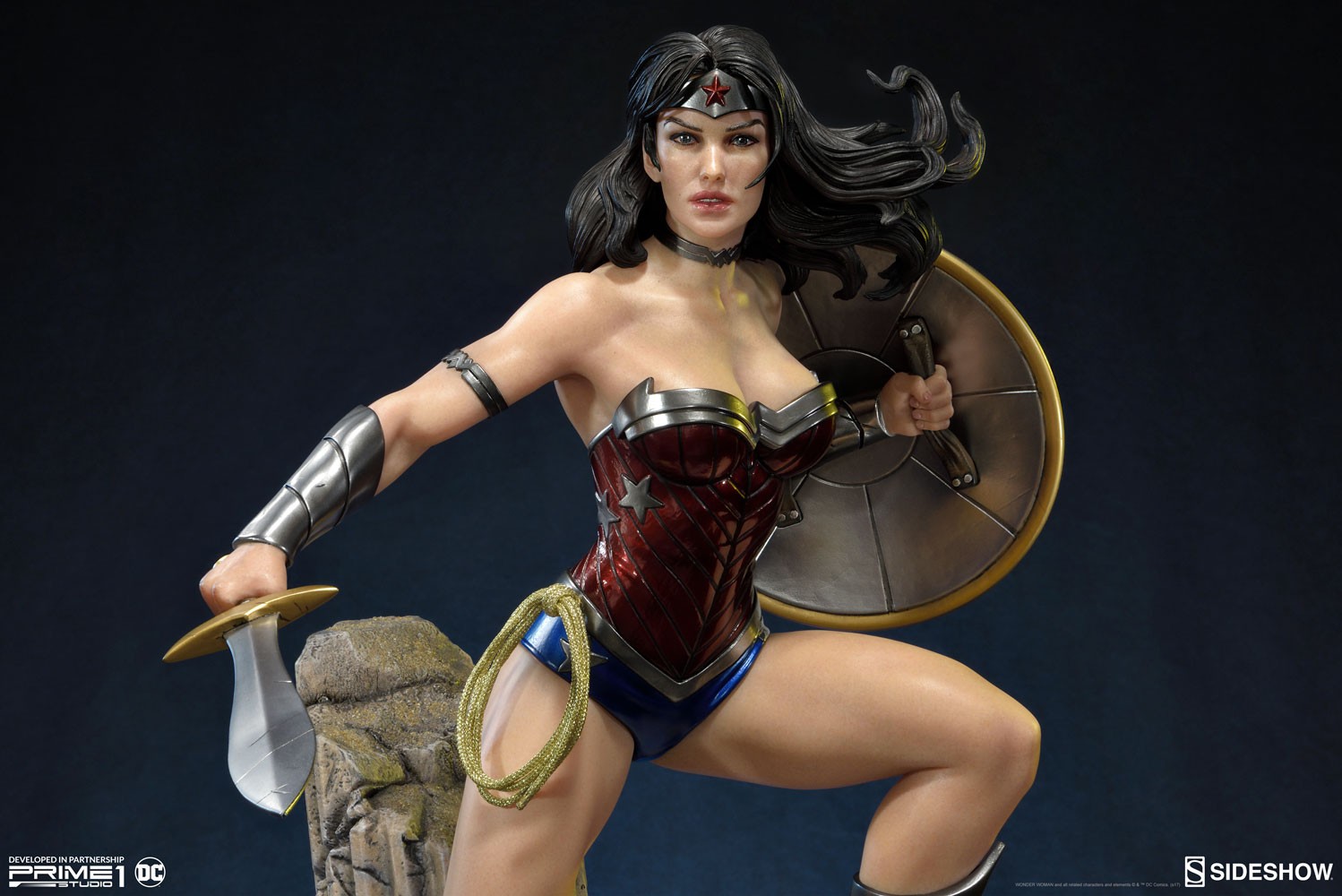 DC Comics Wonder Woman Statue by Sideshow Collectibles | Sideshow