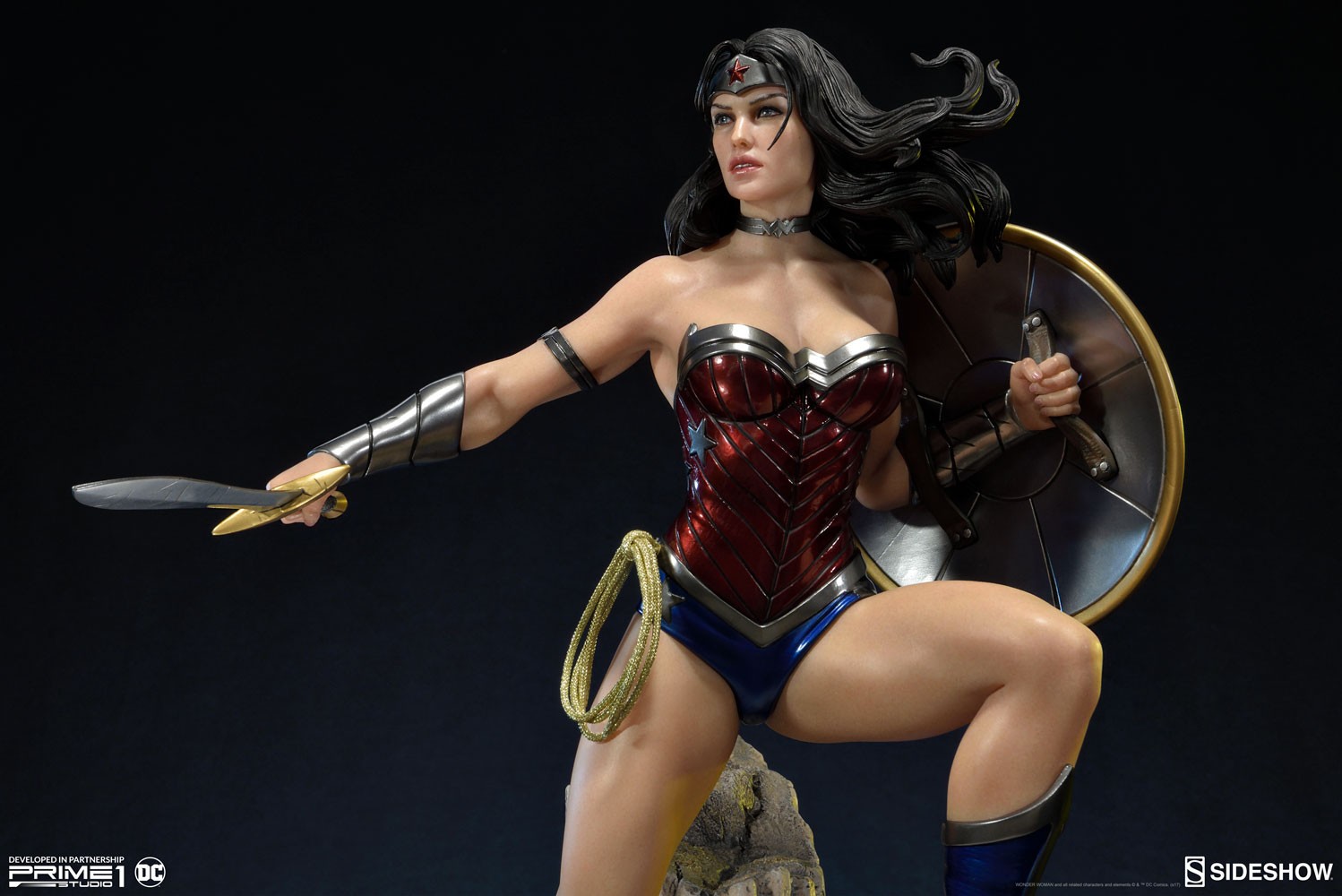 DC Comics Wonder Woman Statue by Sideshow Collectibles | Sideshow