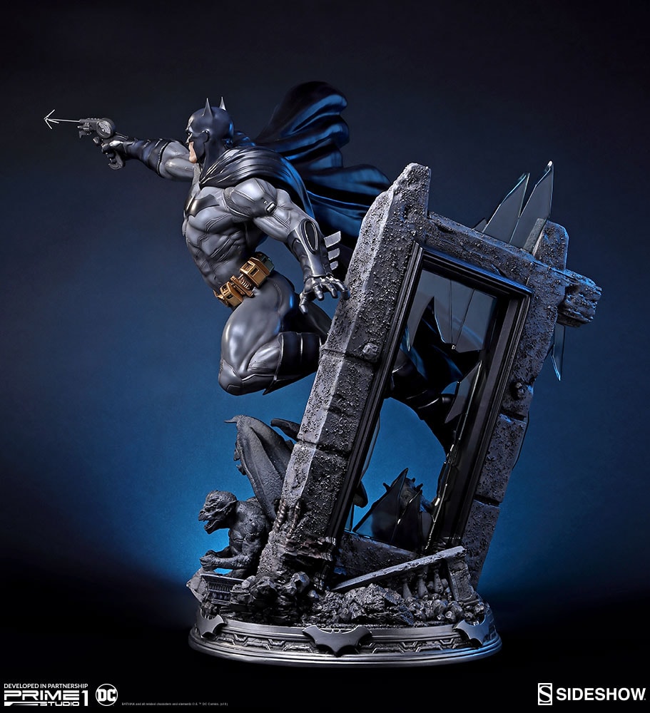 DC Comics Batman Statue by Sideshow Collectibles | Sideshow