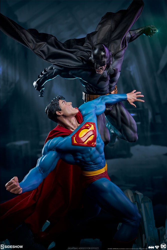 DC Comics Batman vs Superman Diorama by 86 Hero | Sideshow Collectibles