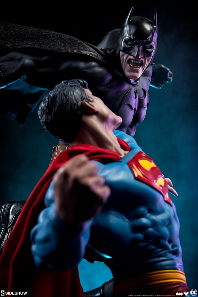 Batman vs Superman Exclusive Edition View 33