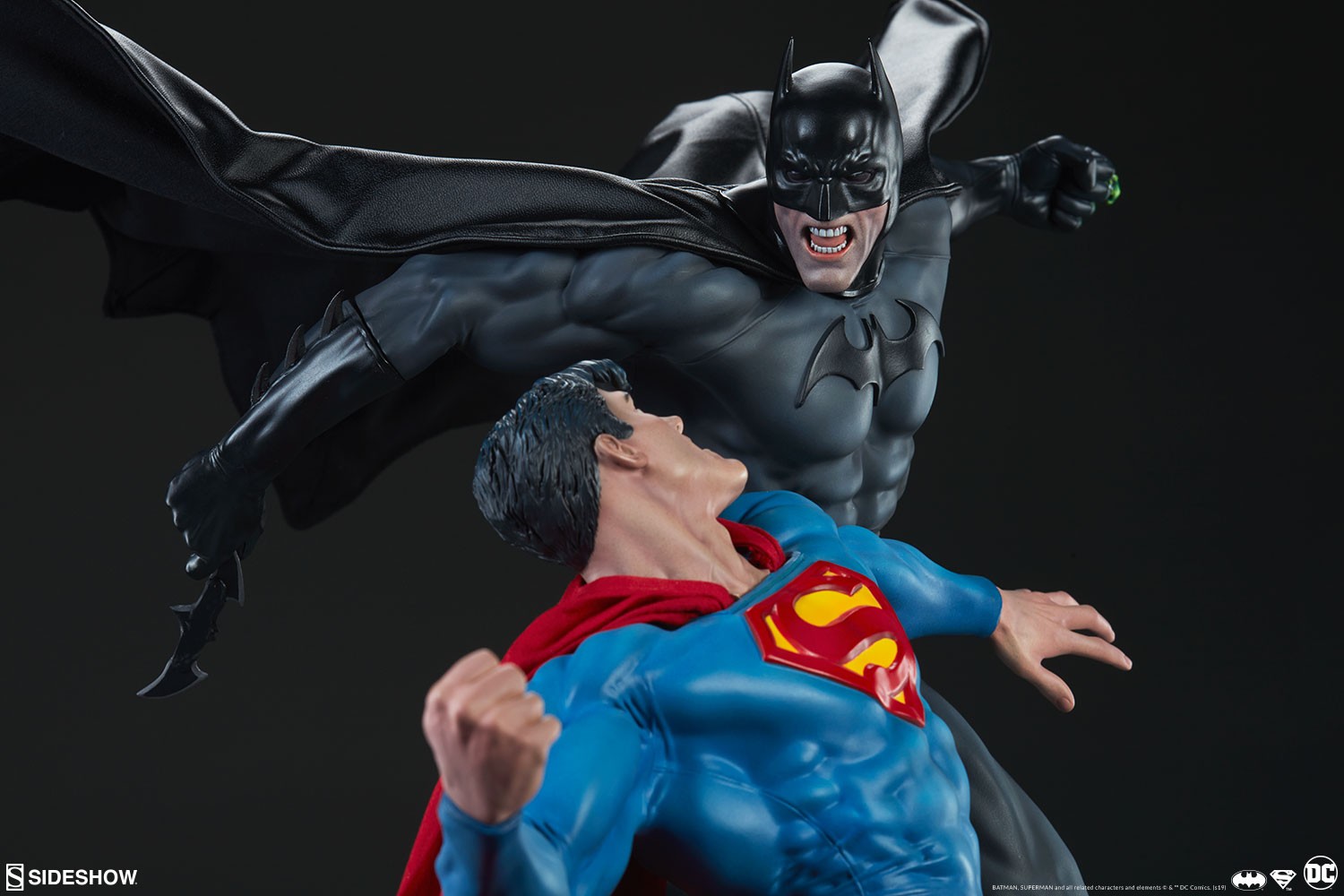 Batman vs Superman Exclusive Edition View 25