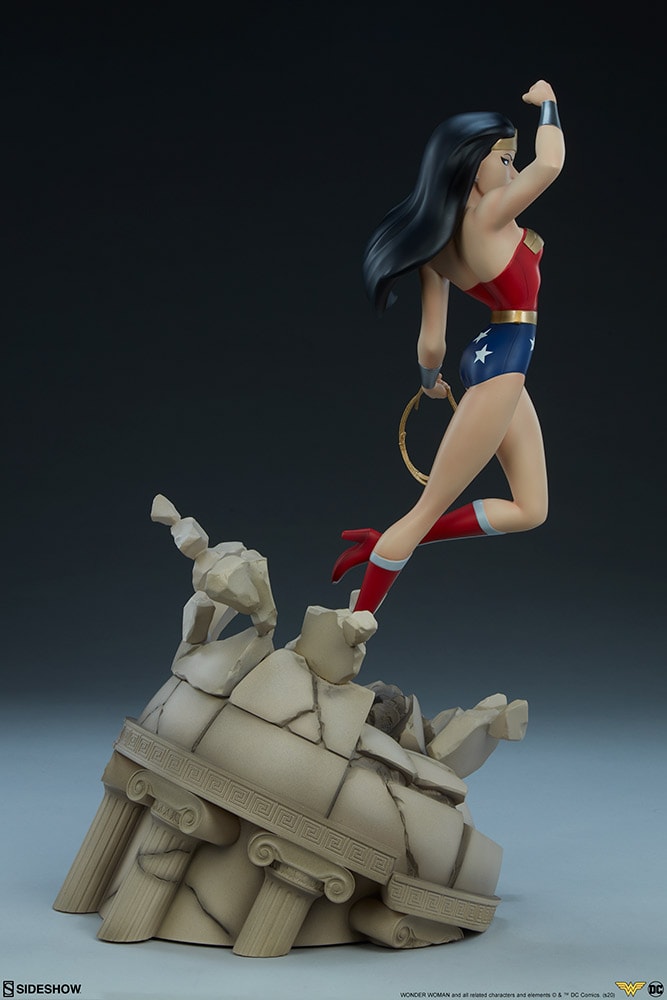 Wonder Woman Exclusive Edition View 33