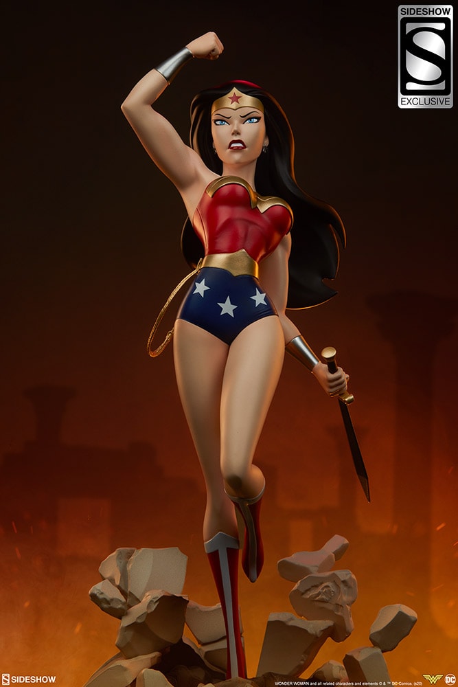 DC Comics Wonder Woman Statues  Exclusive Edition View 4