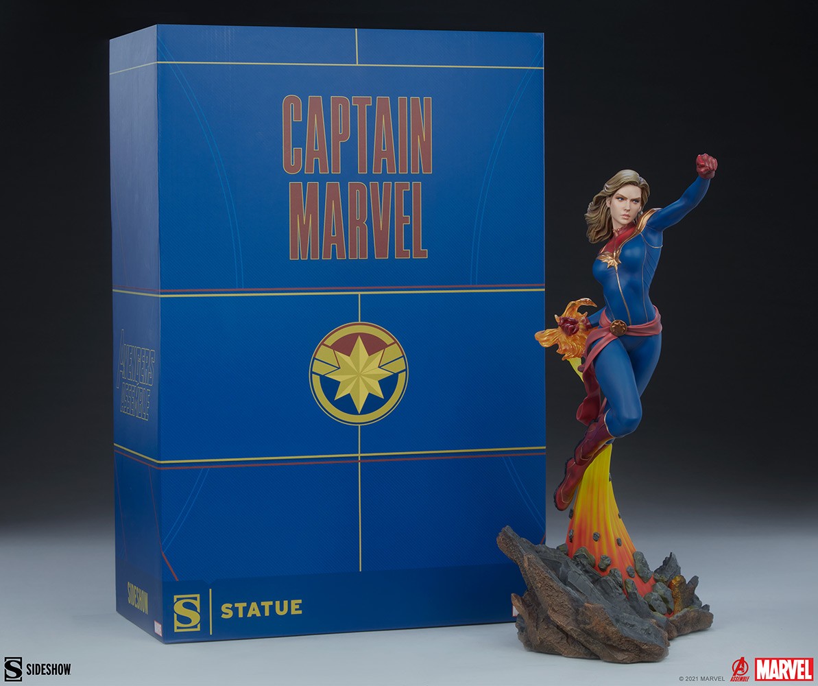 Captain Marvel Exclusive Edition View 12