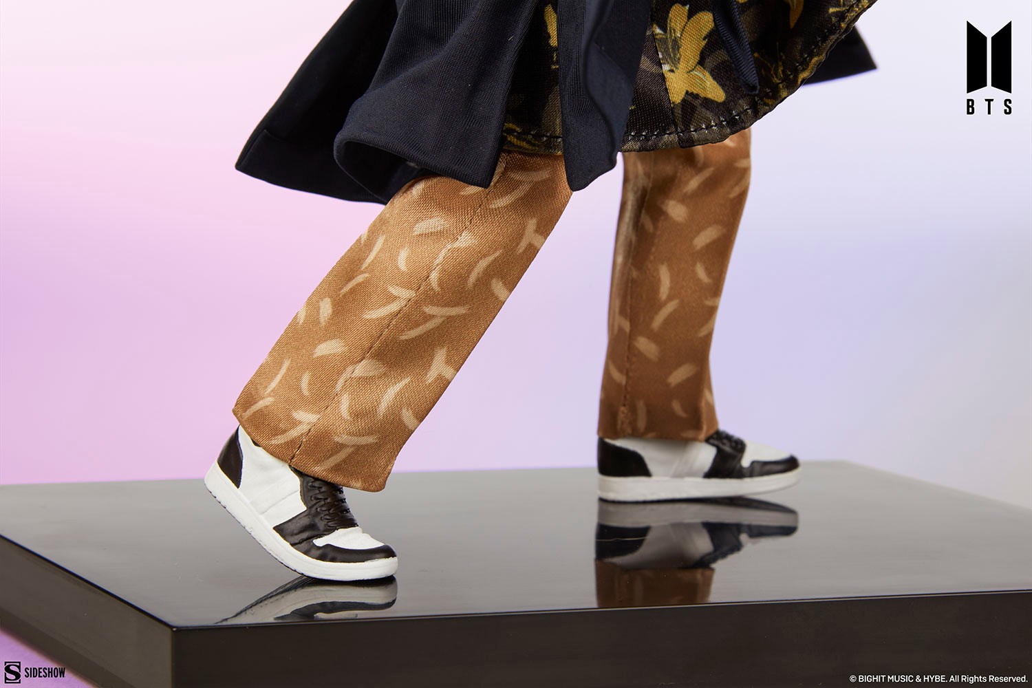 SUGA BTS Idol Collection Deluxe Statue | Sideshow Collectibles