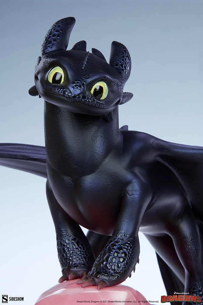 Sideshow toothless statue for clearance sale