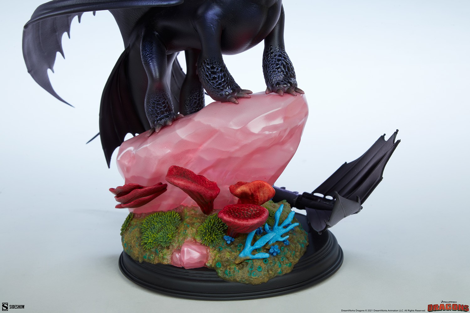 Sideshow toothless statue for cheap sale