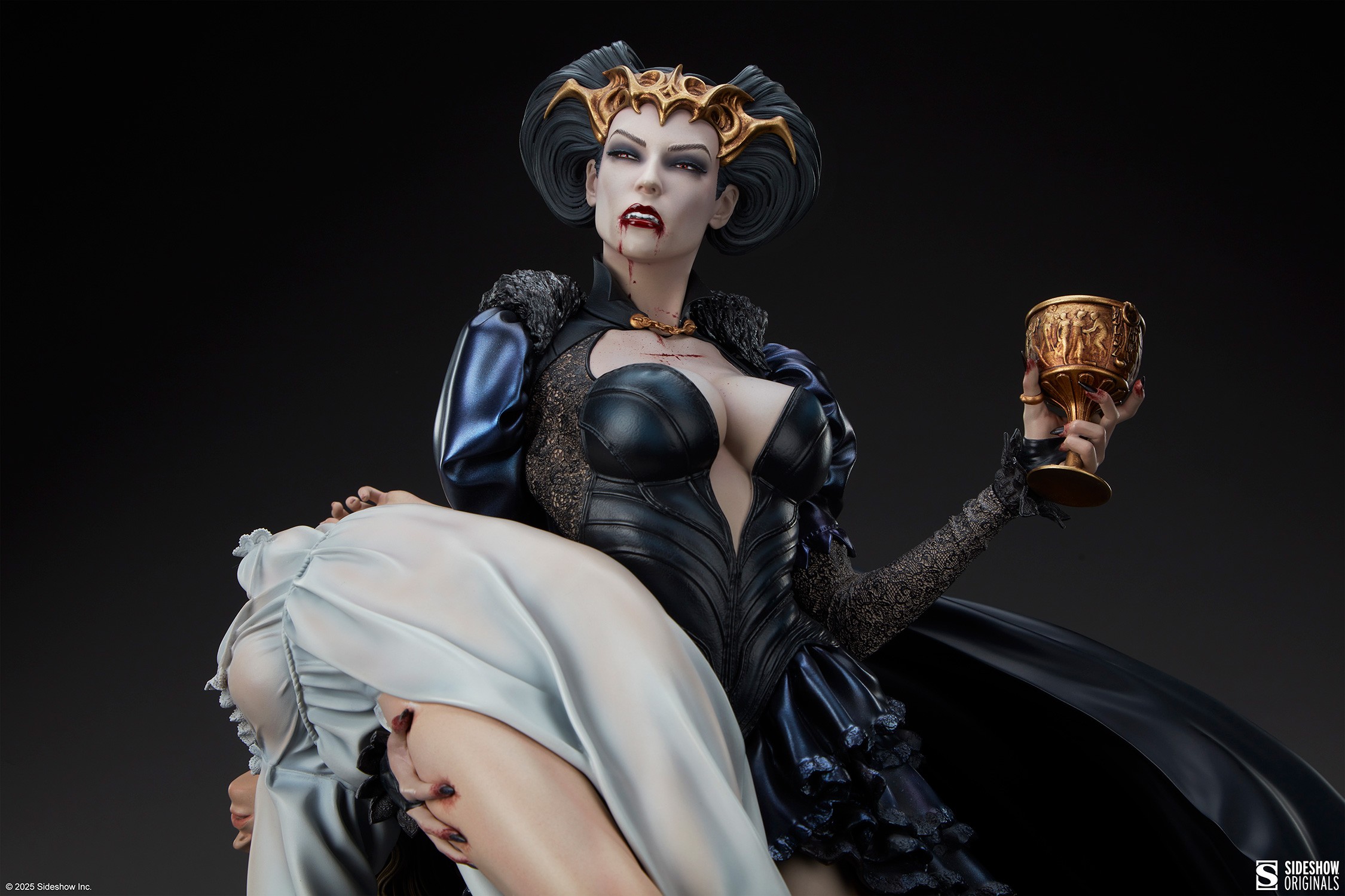 Sideshow Originals Vampire's Lust Premium Format™ Figure  (Prototype Shown) View 18
