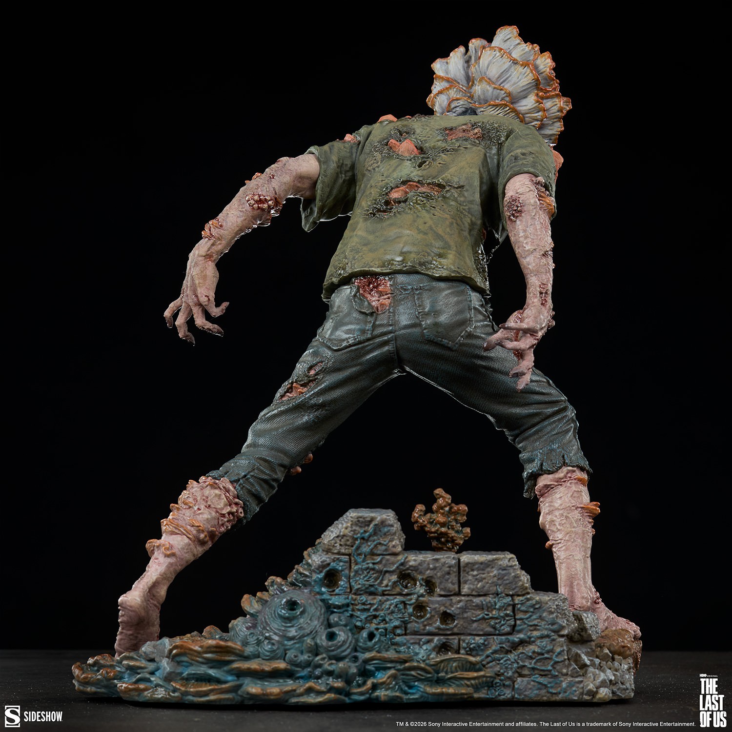 The Last of Us Clicker Statues  View 9
