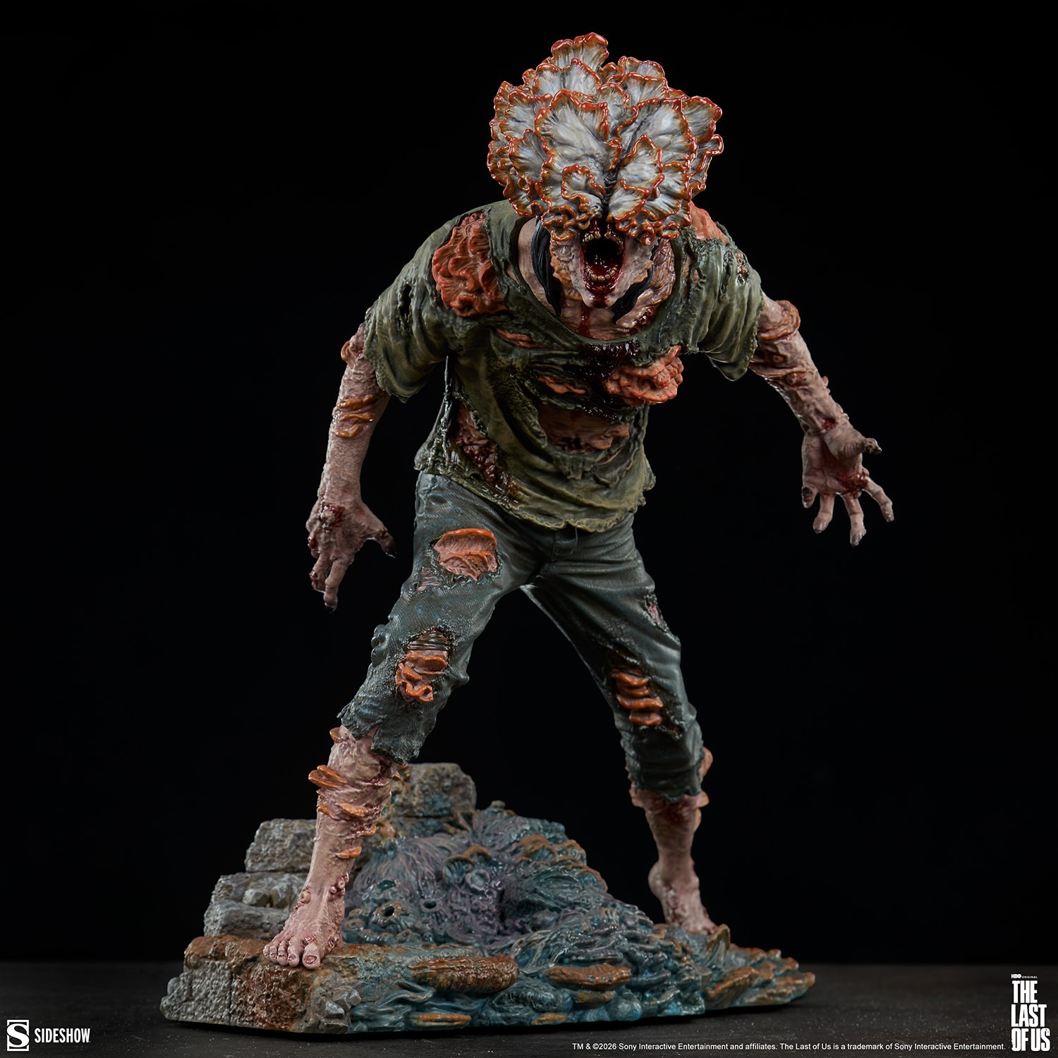 The Last of Us Clicker Statues  View 11