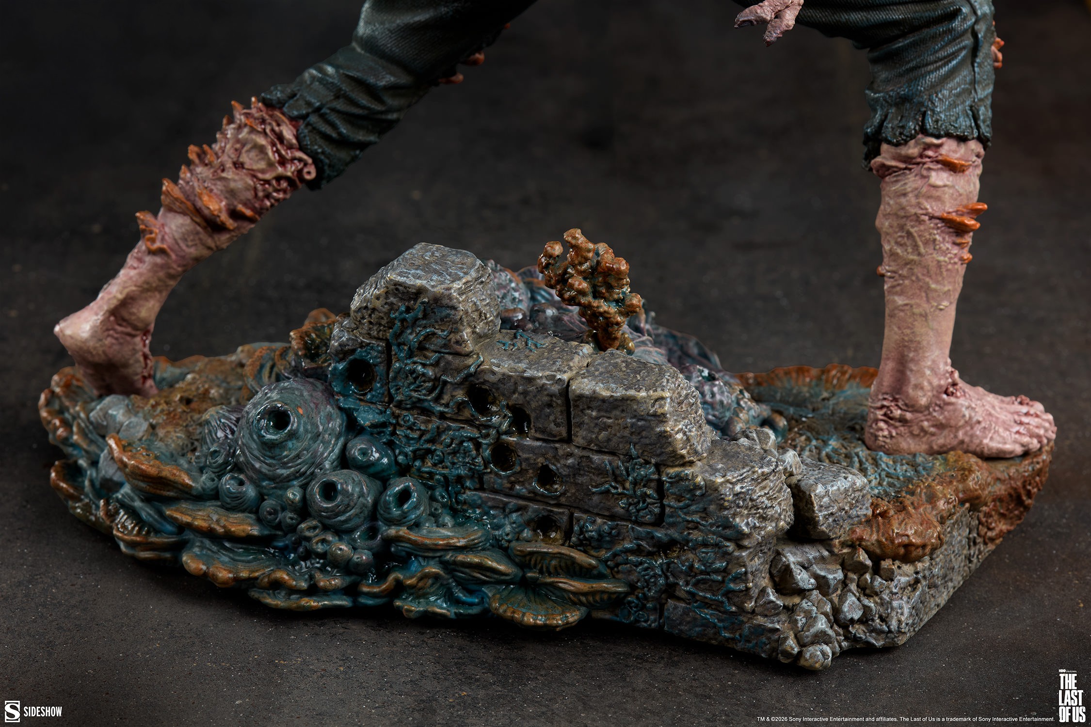 The Last of Us Clicker Statues  View 14