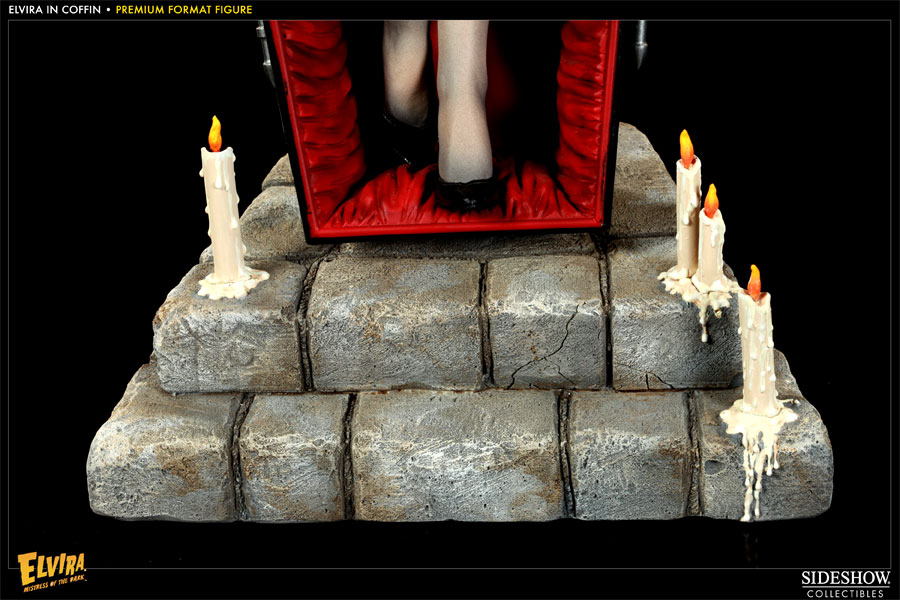 Elvira in Coffin プレミアムフィギュア Elvira Elvira in Coffin Premium Format™ Figure by Sideshow