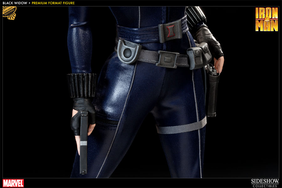 Marvel Black Widow - Scarlett Johansson Premium Format™ Figure  View 2