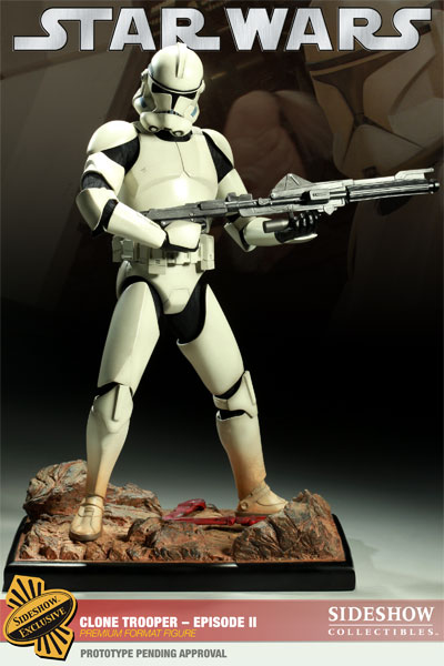 Star Wars Clone Trooper Premium Format™ Figure  View 1